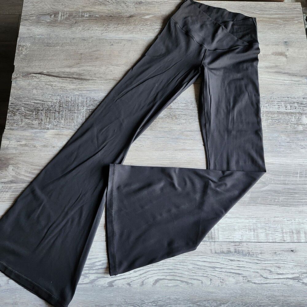 (M) Offline by Aerie Real Me Flare Pants